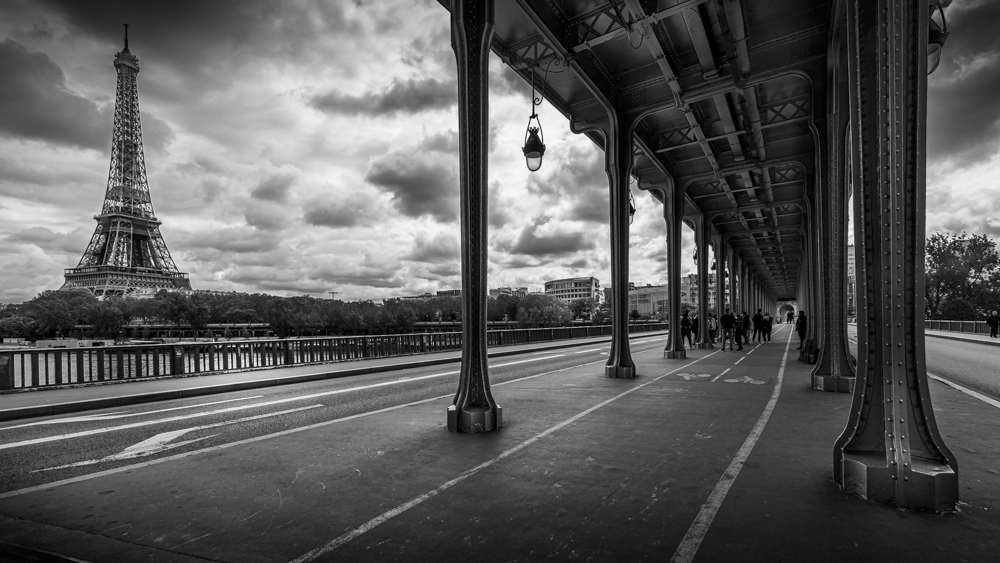 Pont Bir-Hakeim - Paris - N&B